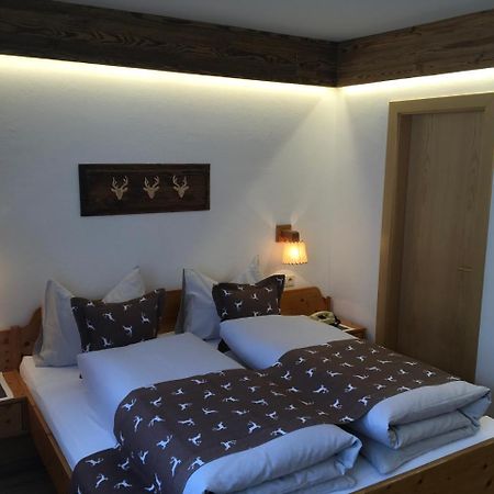Garni Raetia Hotel Corvara In Badia Exterior photo